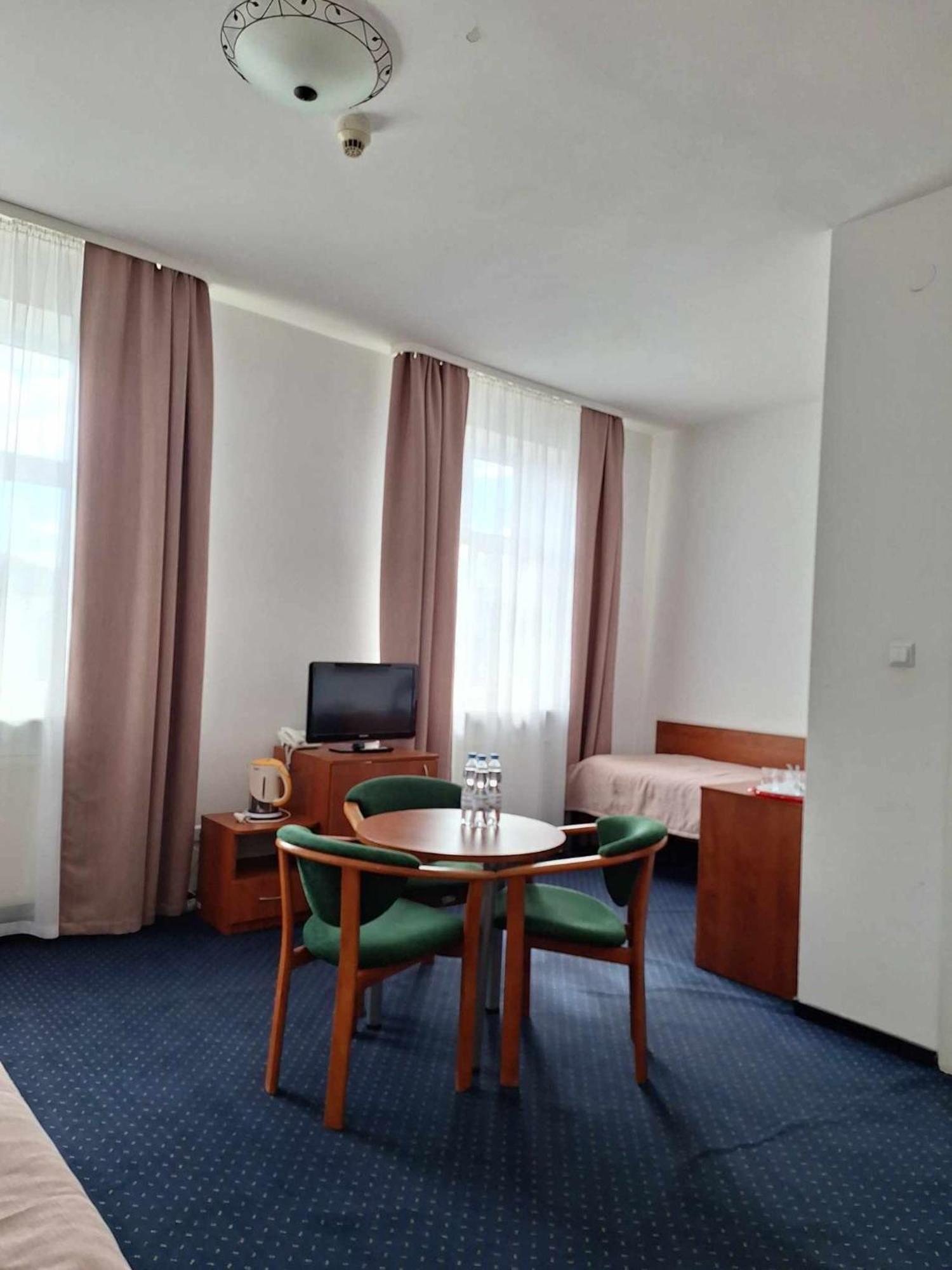 Hotel *** Nat Krynica Zdroj Exterior photo
