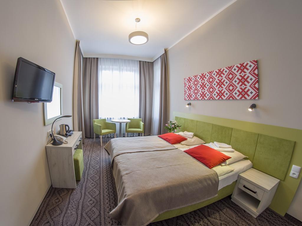 Hotel *** Nat Krynica Zdroj Exterior photo