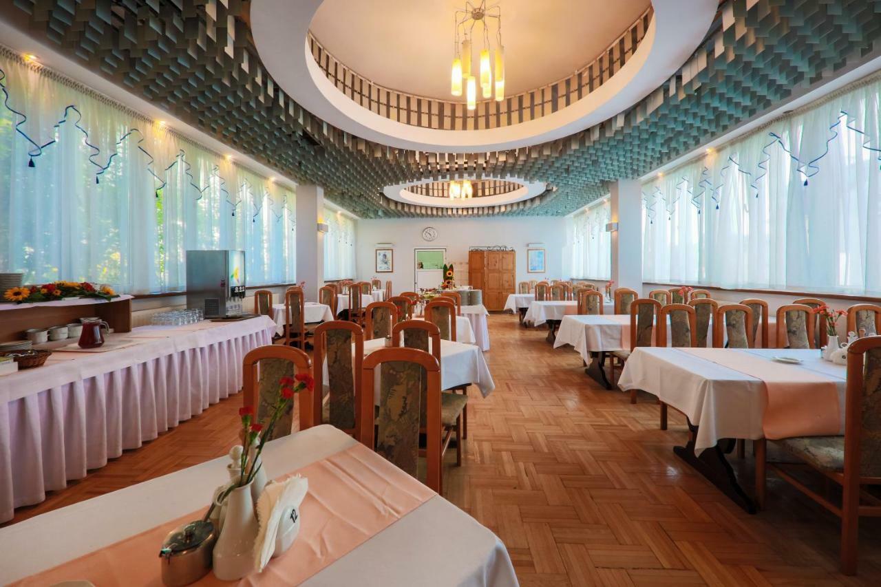 Hotel *** Nat Krynica Zdroj Exterior photo